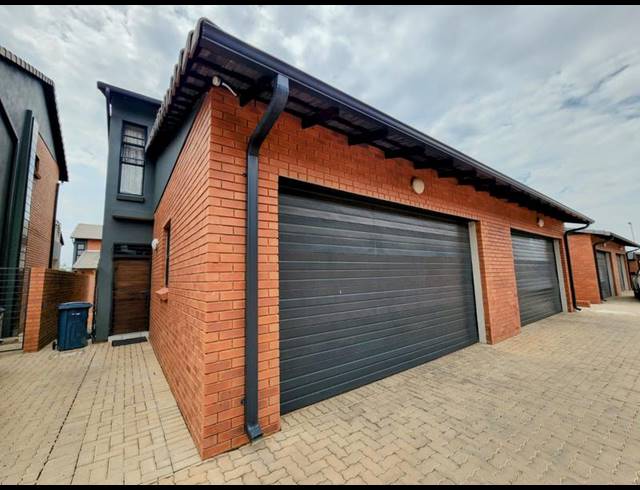 3 BEDROOM DUPLEX FOR SALE IN MONTANA